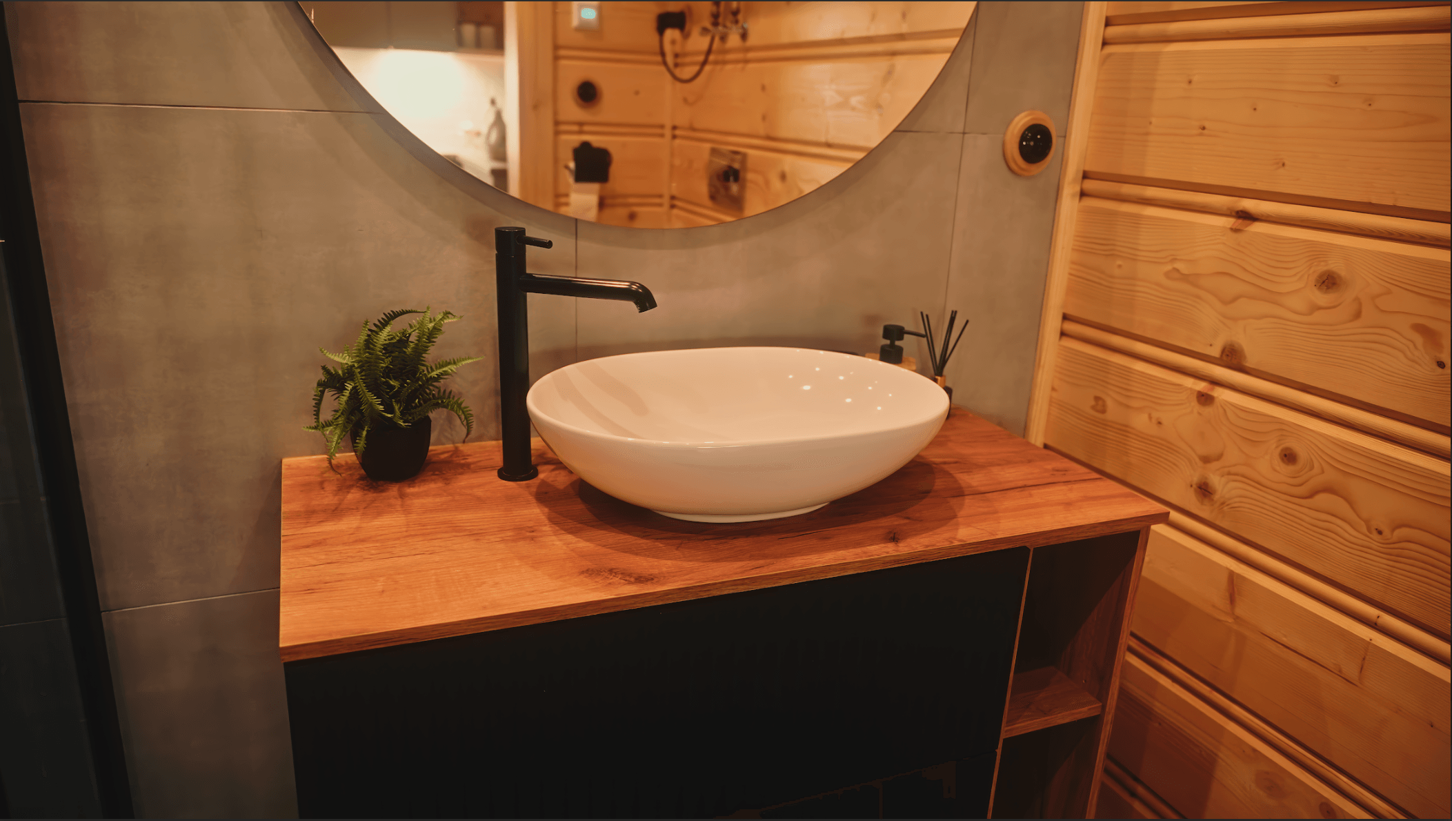 Łazienka na dole - widok 2.